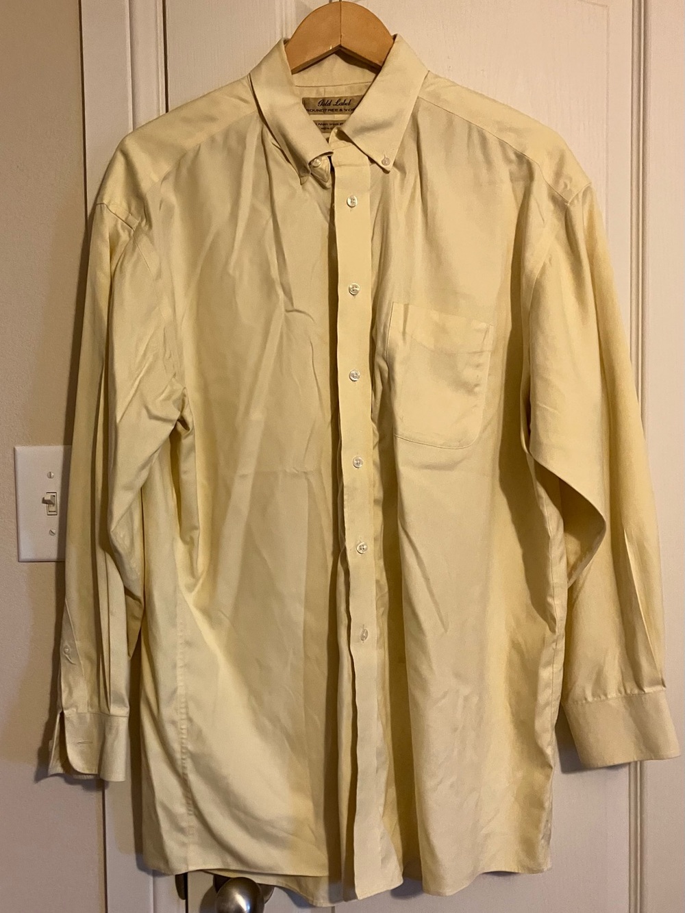Roundtree & Yorke Pale Yellow Men's Button-Down Dress Shirt